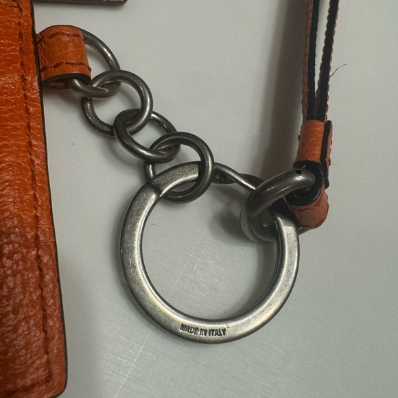 Gucci Leather Lanyard with card slots - Picture 6 of 10